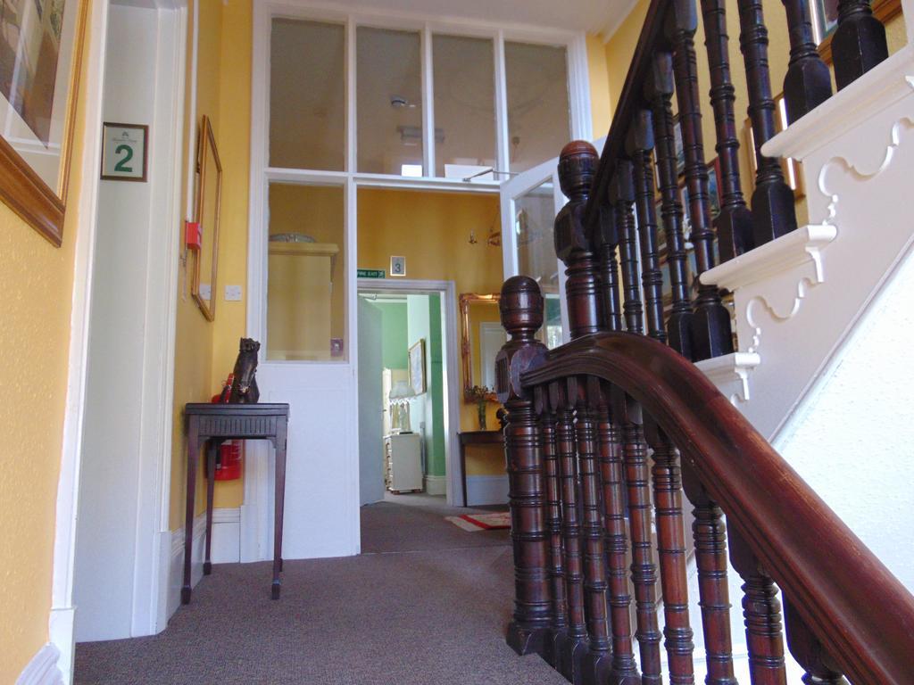 ラフバラー Holywell House Bed & Breakfast エクステリア 写真